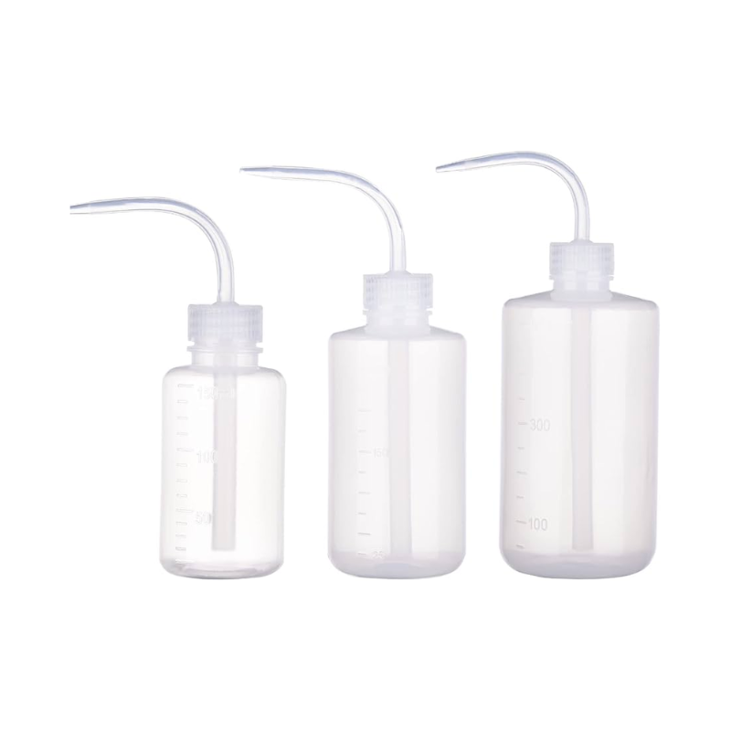 White polypropylene wash bottle with flexible nozzle for laboratory rinsing and dispensing