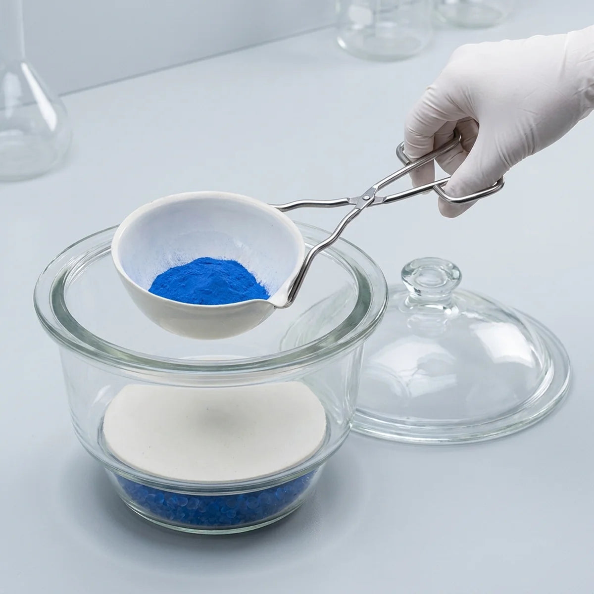 Evaporating dish cooling in desiccator