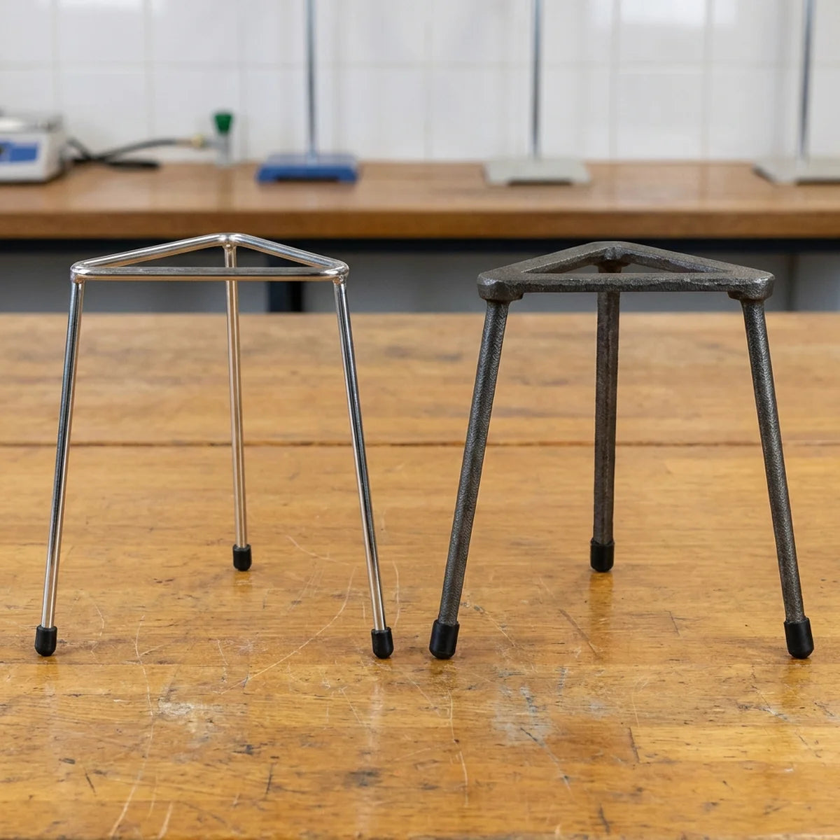 Wire versus cast iron tripod comparison